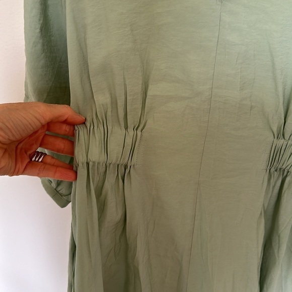 COS Voluminous V-Neck Light Green Midi Dress Size 6 – Lightweight Feminine - Picture 8 of 12